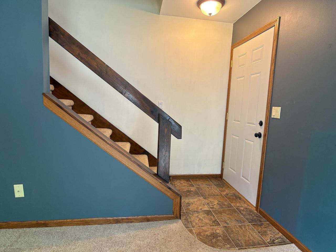 Neenah, WI 54956,812 KAY KOURT