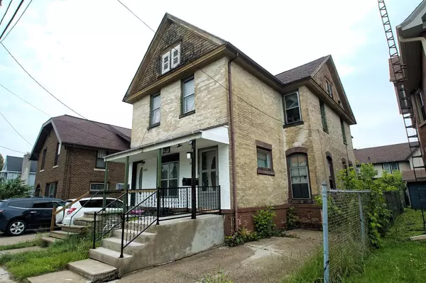 1033 S 11TH STREET, Manitowoc, WI 54220