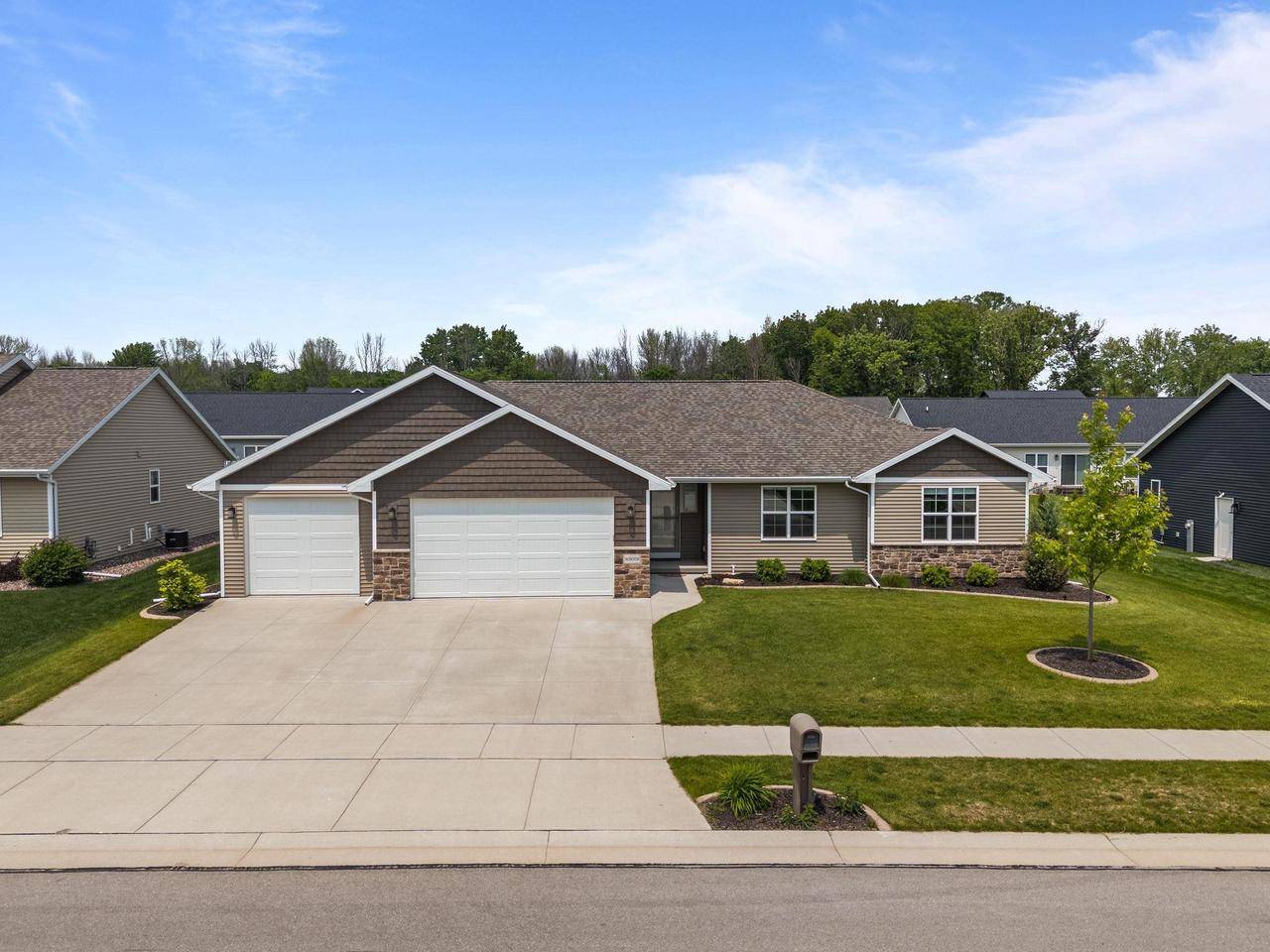 W6008 ZACH STREET, Menasha, WI 54952