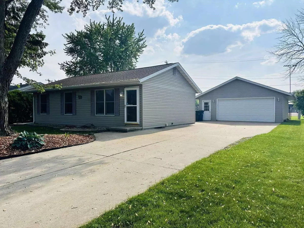 Omro, WI 54963,145 MCKINLEY AVENUE