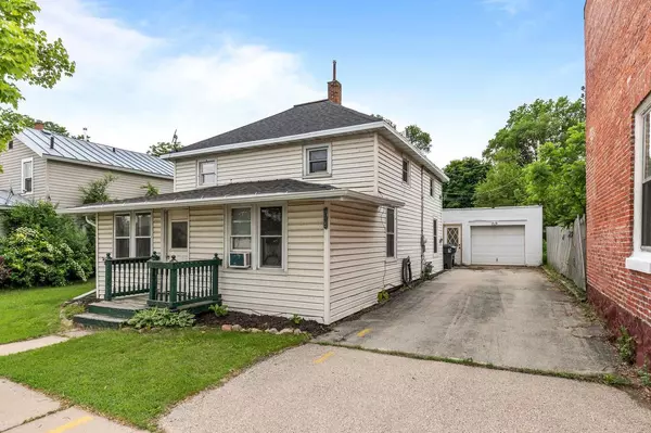 115 W MAIN STREET, Weyauwega, WI 54983