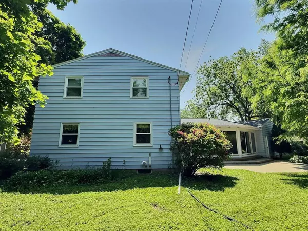 Neenah, WI 54956,525 PEMBROOK COURT