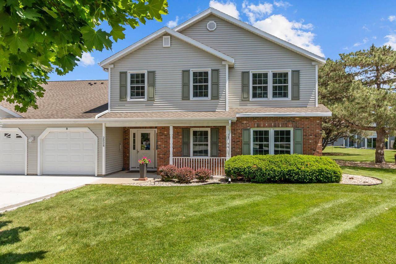 2524 VILLAGE LANE #B, Oshkosh, WI 54904