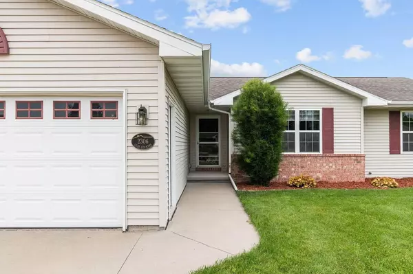 Kaukauna, WI 54130,2306 OLDE COUNTRY CIRCLE