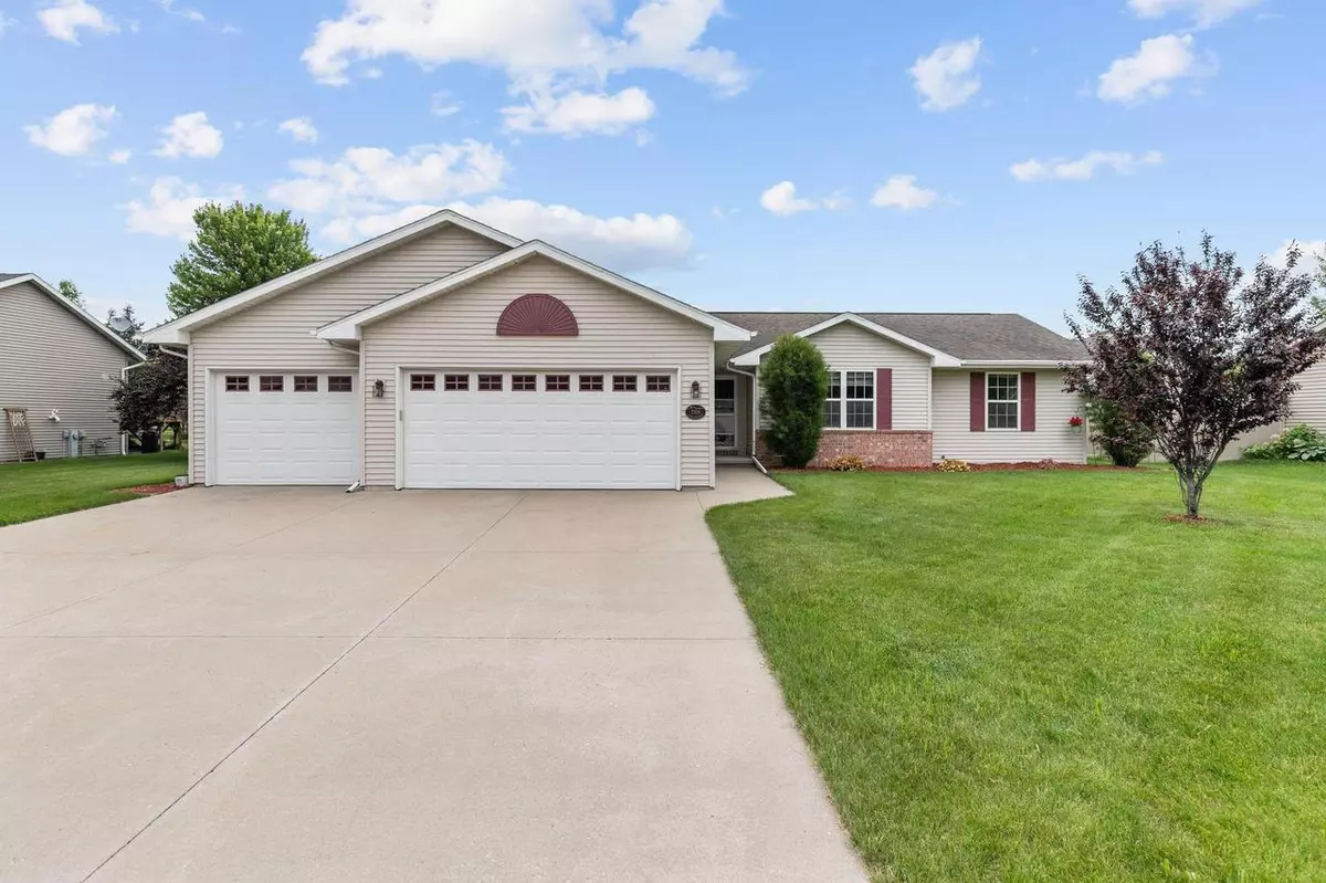 Kaukauna, WI 54130,2306 OLDE COUNTRY CIRCLE