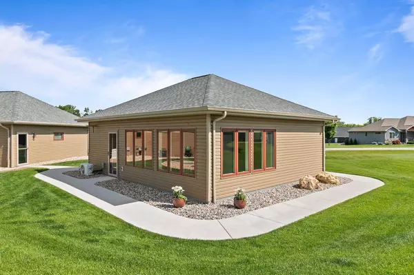 Hortonville, WI 54944,W7535 CROSS COUNTRY LANE