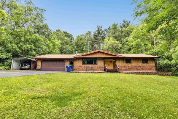 E1195 LARSON ROAD, Waupaca, WI 54981