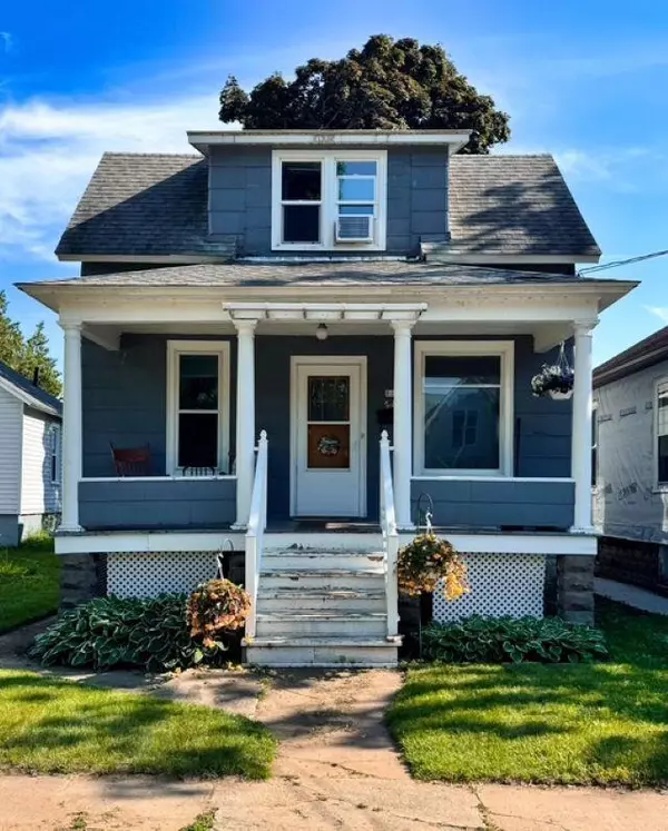 809 13TH AVENUE, Menominee, MI 49858