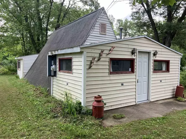 N1034 CHALET DRIVE, Waupaca, WI 54981