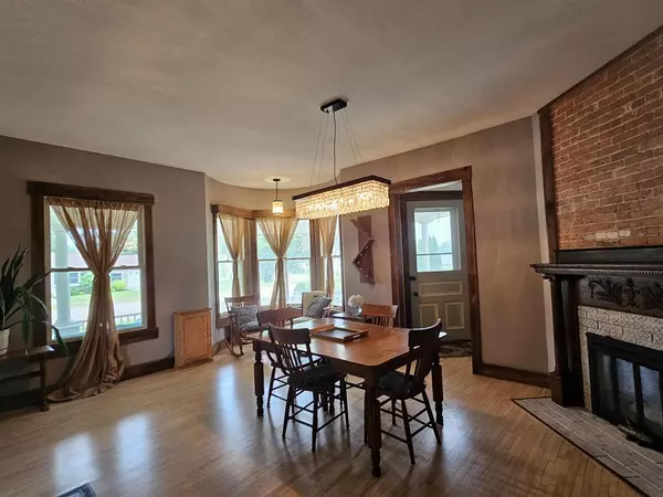 Weyauwega, WI 54983,218 E MAIN STREET