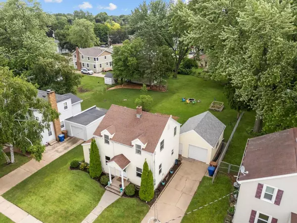 Menasha, WI 54952,617 LONDON STREET