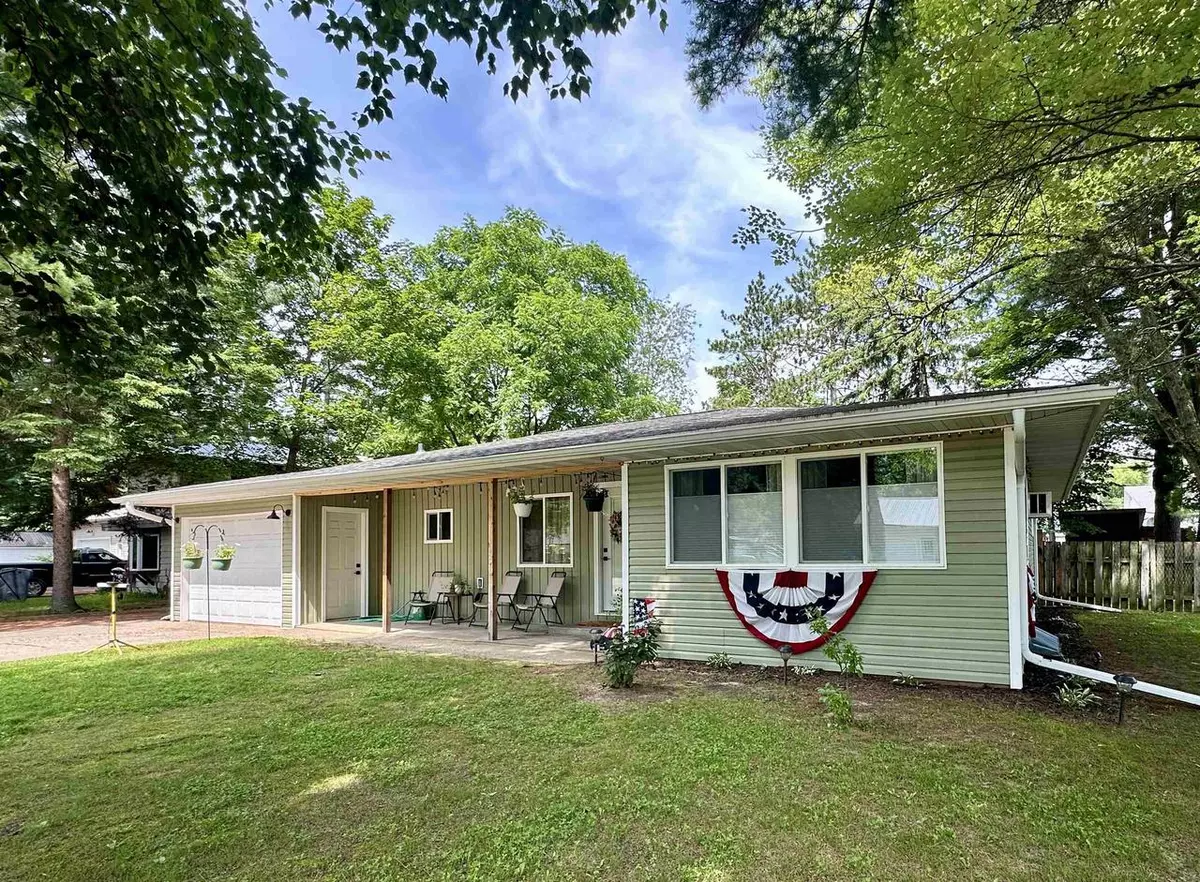 Waupaca, WI 54981,E1780 AMY STREET