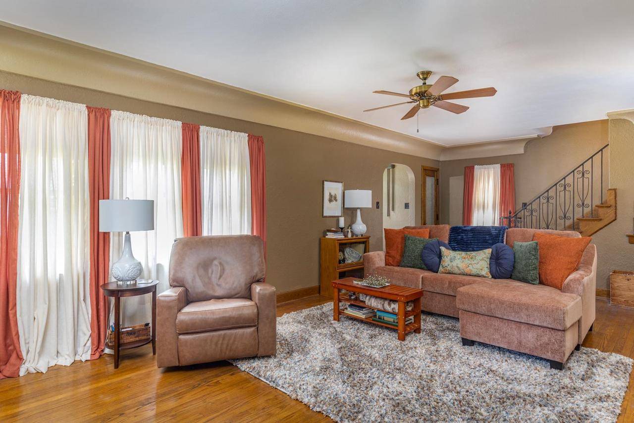 Fond Du Lac, WI 54935,330 LEDGEVIEW AVENUE