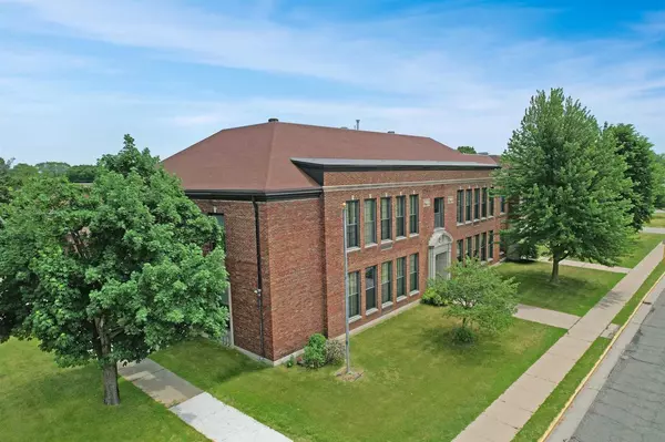 Marinette, WI 54143,1615 CARNEY BOULEVARD