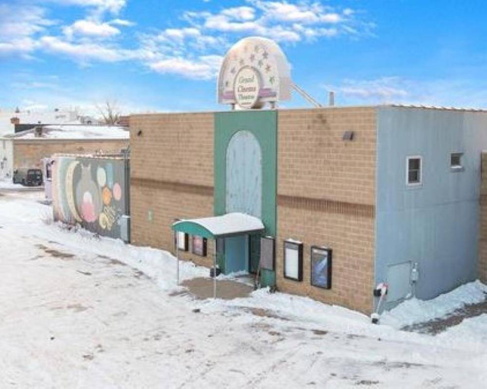 208 W WOLF RIVER, New London, WI 54961