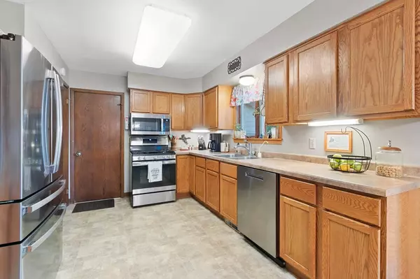 Clintonville, WI 54929,836 E MAIN STREET