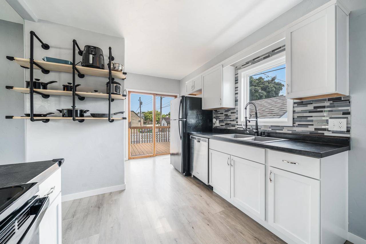 Fond Du Lac, WI 53935,11 E 10TH STREET