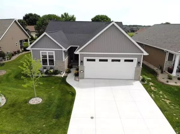 909 CLOVER COURT, Menasha, WI 54952