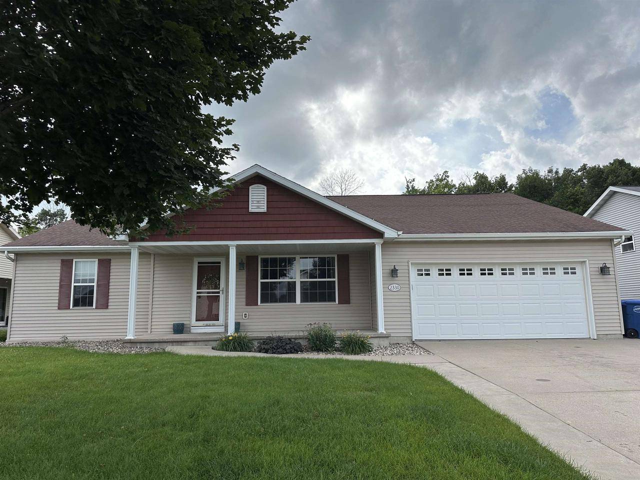 2330 LADYBIRD DRIVE, Neenah, WI 54956