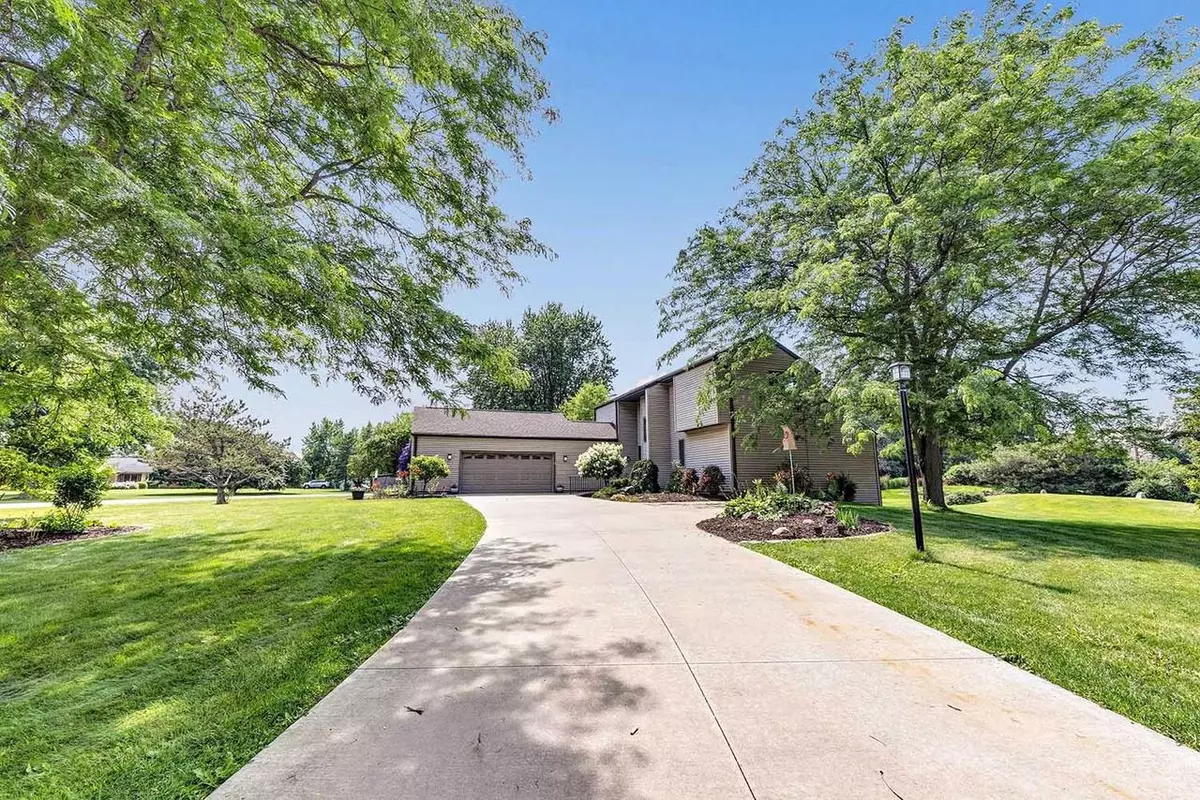 Neenah, WI 54956,3072 RIDGEWAY DRIVE