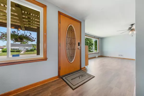 Neenah, WI 54956,849 REDDIN AVENUE