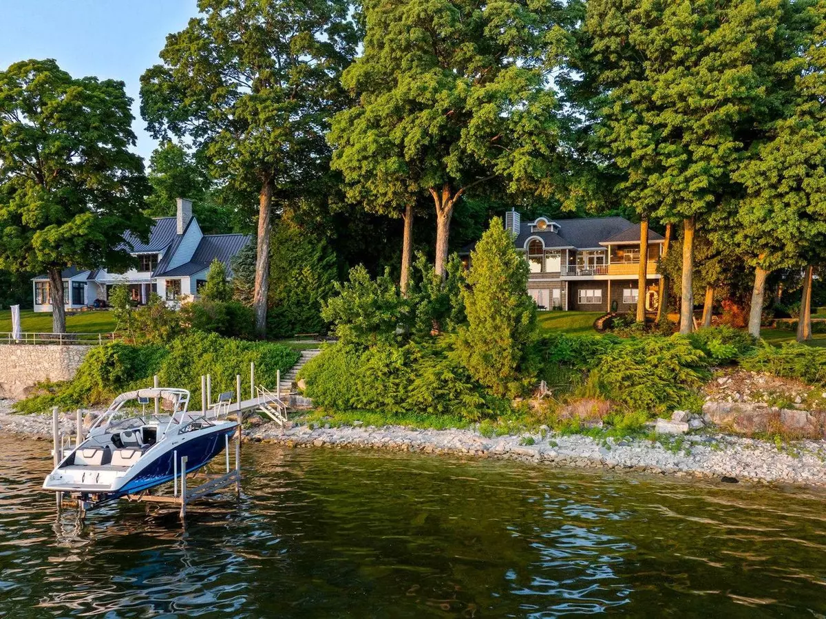 Sturgeon Bay, WI 54235,4495 BAY SHORE DRIVE