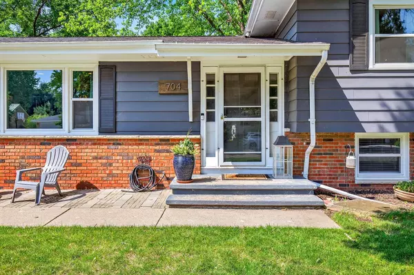 Neenah, WI 54956,704 KENSINGTON ROAD