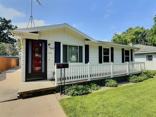 1017 PIERCE AVENUE, Oshkosh, WI 54902