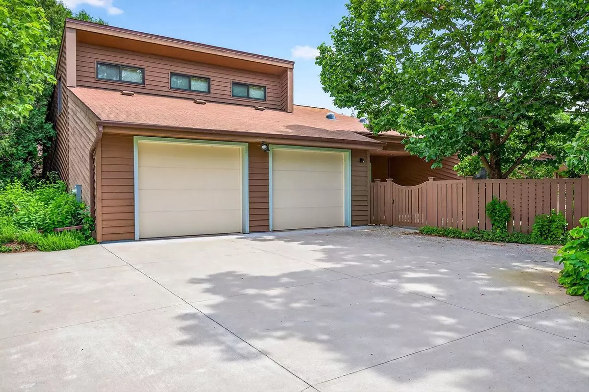 Neenah, WI 54956,922 S PARK AVENUE