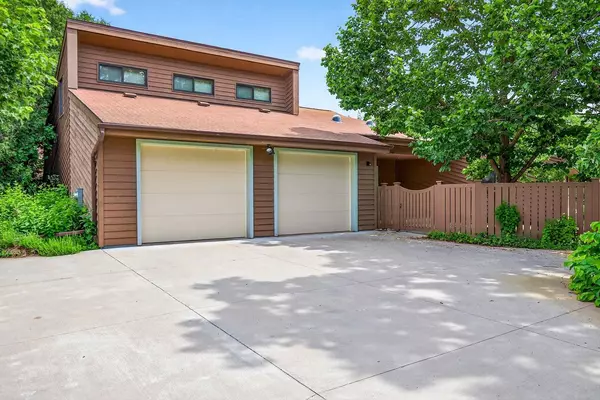 922 S PARK AVENUE, Neenah, WI 54956