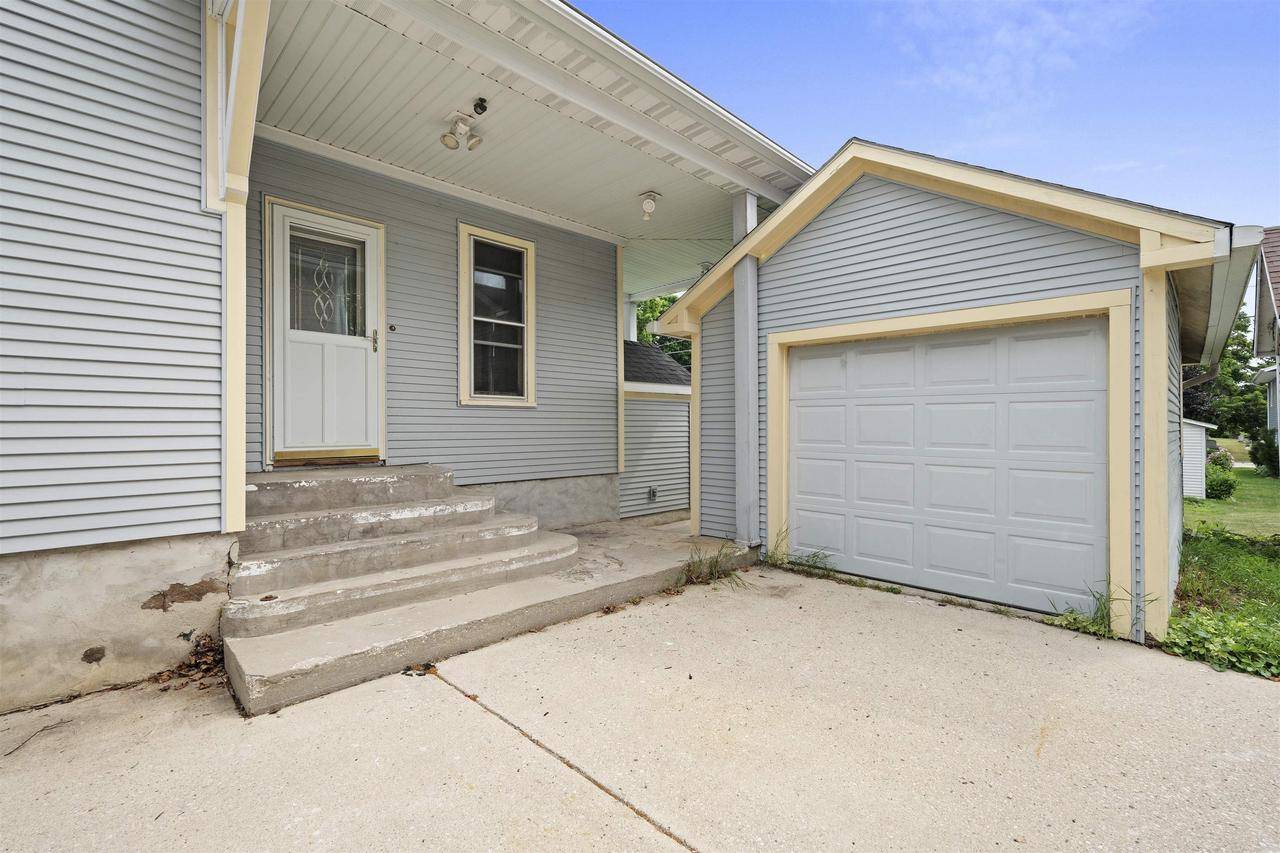 Plymouth, WI 53073,329 STAFFORD STREET