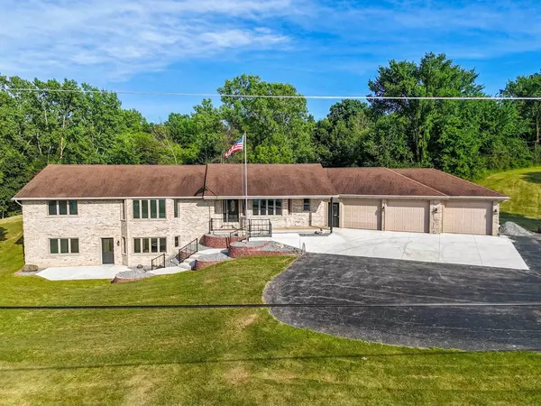 75 WASHINGTON STREET, Wrightstown, WI 54180
