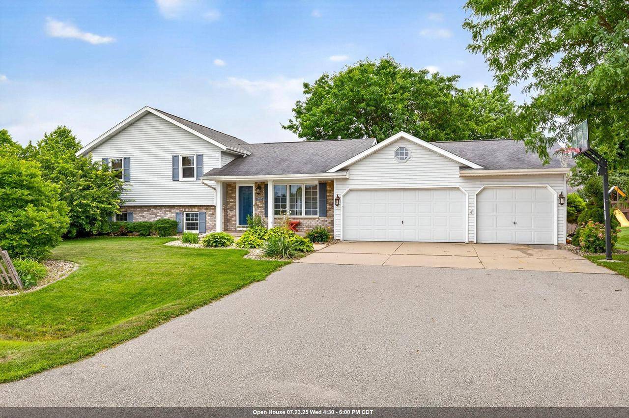 W2433 HICKORY PARK DRIVE, Appleton, WI 54915