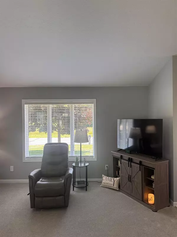 Waupaca, WI 54981,938 MEAD DRIVE