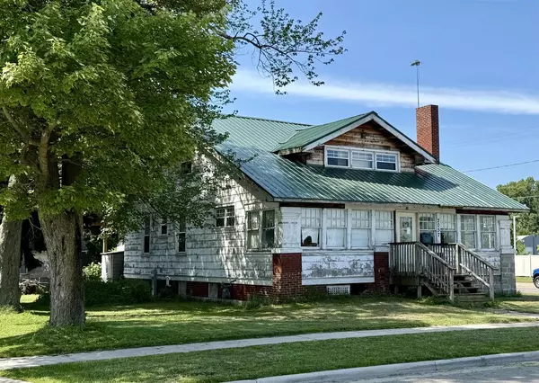 2057 MAPLE AVENUE, Marinette, WI 54143