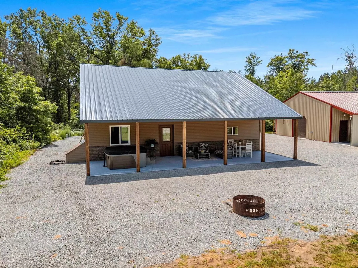 Crivitz, WI 54114,W13687 MERLIN LANE