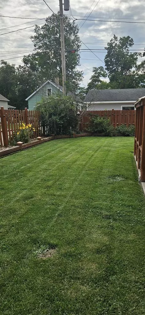 Shawano, WI 54166,403 S BARTLETT STREET