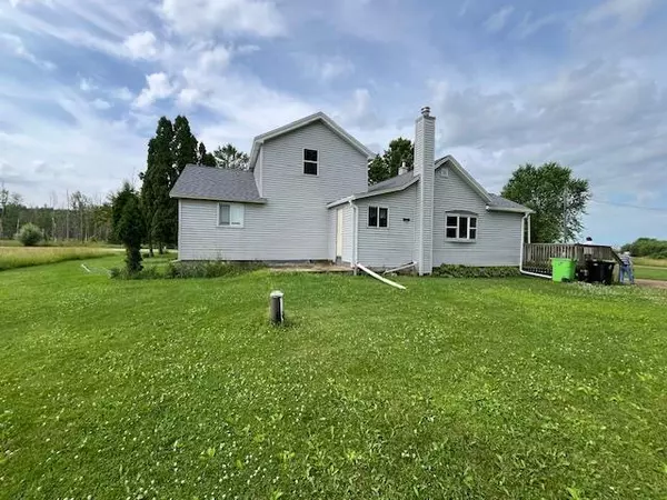 Omro, WI 54963,8754 OAK HILL ROAD