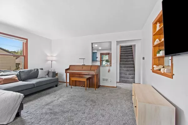 Kaukauna, WI 54130,525 W 8TH STREET