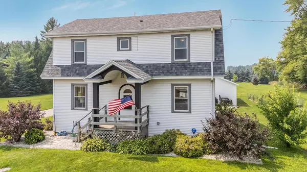 5261 COUNTY RD T, Oshkosh, WI 54904