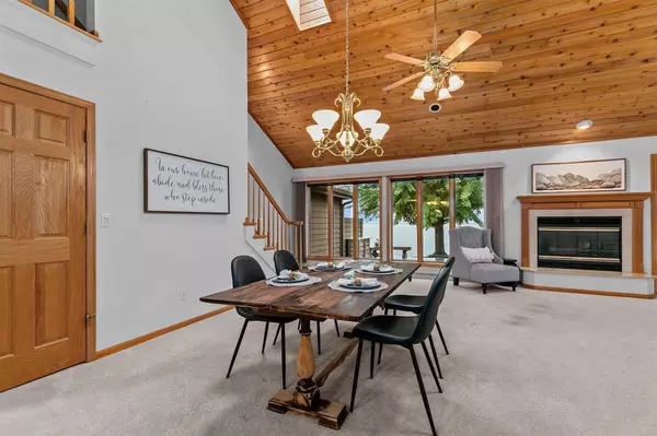 Winneconne, WI 54986,230 HARBOR POINT COURT