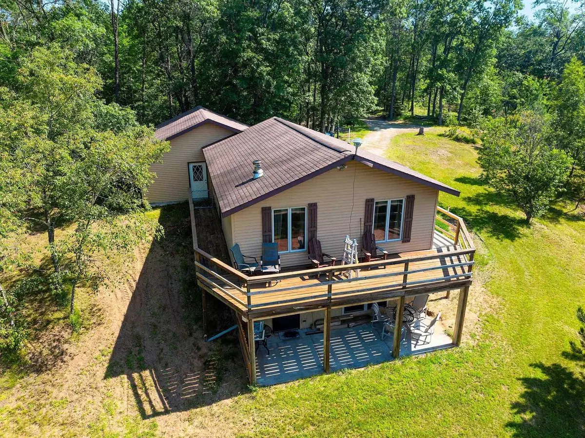 Crivitz, WI 54114,N6577 S 3RD STREET