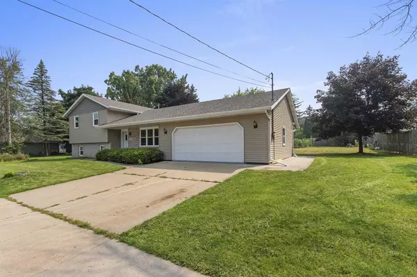 Kaukauna, WI 54130,1208 ORCHARD DRIVE