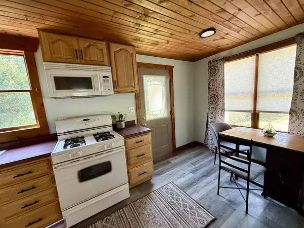 Ripon, WI 54971,835 WOODSIDE AVENUE