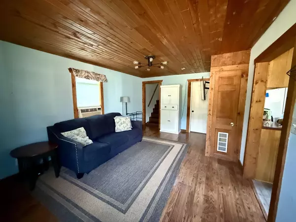 Ripon, WI 54971,835 WOODSIDE AVENUE
