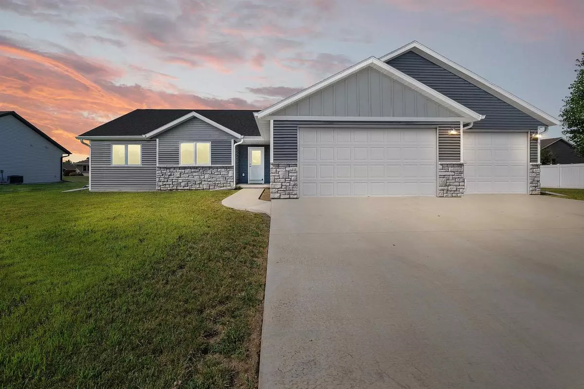 North Fond Du Lac, WI 54937,310 PRAIRIE FOX DRIVE