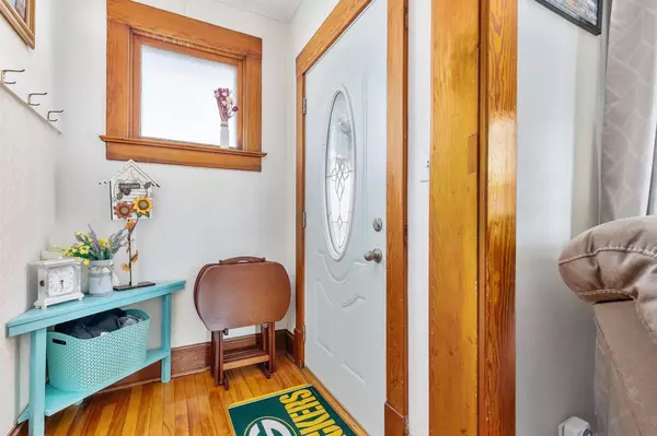 Oshkosh, WI 54902,241 W 9TH AVENUE