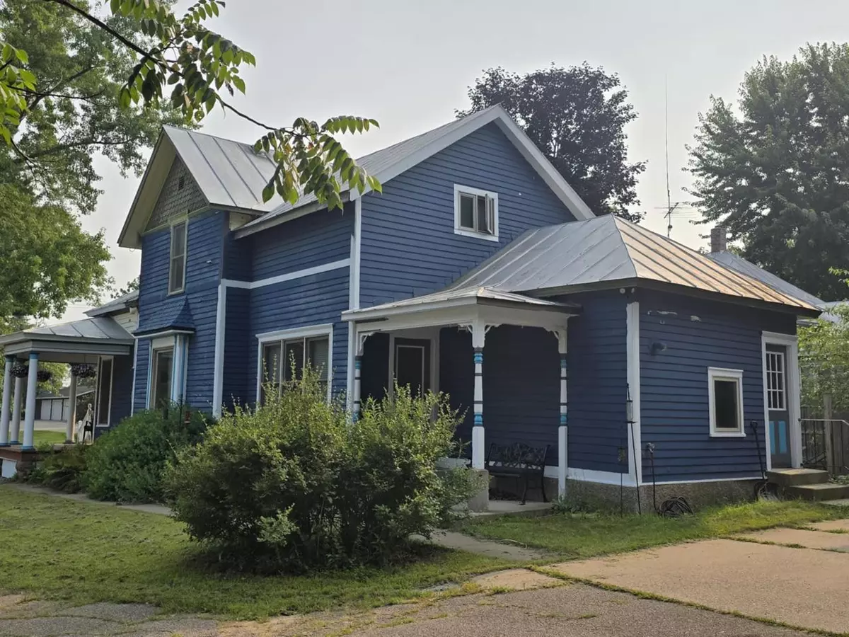 Waupaca, WI 54981,510 W FULTON STREET