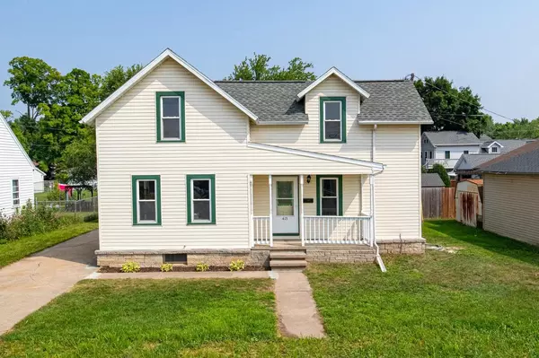 413 DOUGLAS STREET, New London, WI 54961