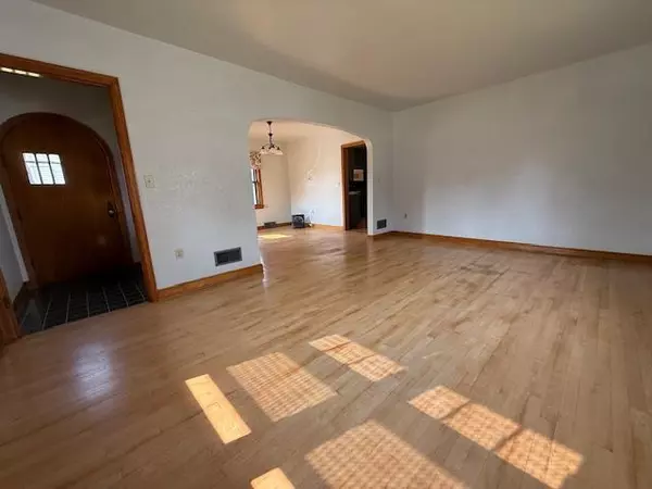 Shawano, WI 54166,421 S SAWYER STREET